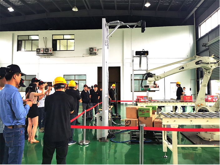 物流行業迎來硬核新技術，機器人混拆混碼方案亮相昆山